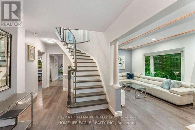Photo - 410 Clearmeadow Blvd