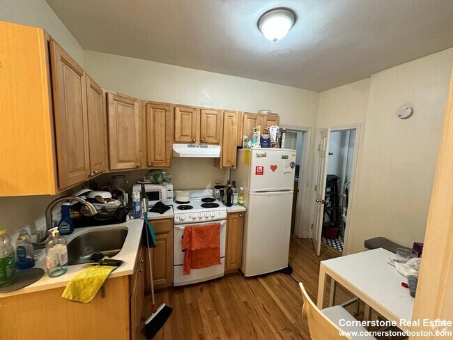 Building Photo - Ideal Fenway Location! 2 Bed Split In A Pr... Rental