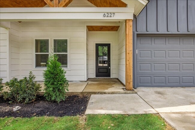 Photo - Stunning New Construction House in East Memphis!