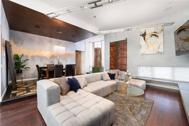 Building Photo - 1856 N Fairfield Ave