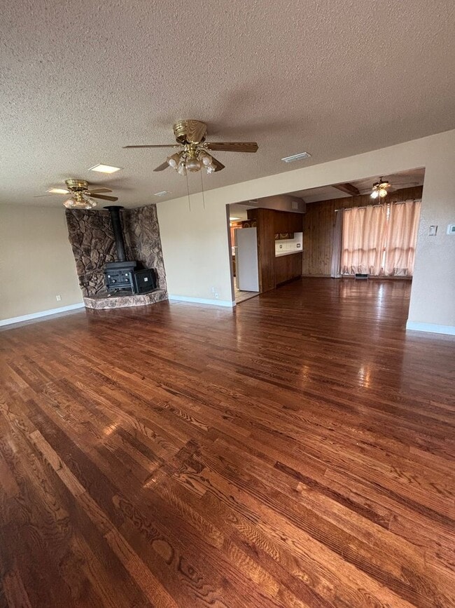 Photo - 1420 E 21st St