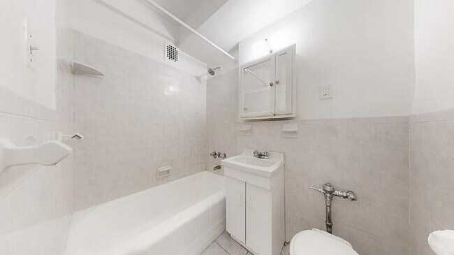 Photo - East 26th Street Unidad 2J