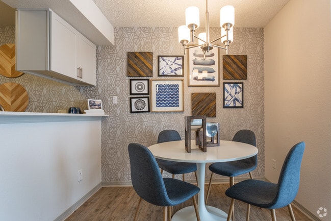 1BR, 1BA - 699 SF - Alvista Trailside