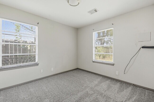 Photo - 4-Bedroom in Baytown's Craigmont Place with Washer, Dryer, and Fridge Included.