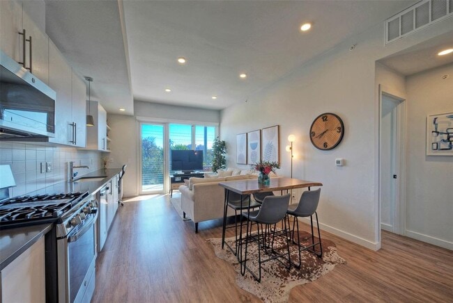 Photo - 4004 Banister Ln Unit 207