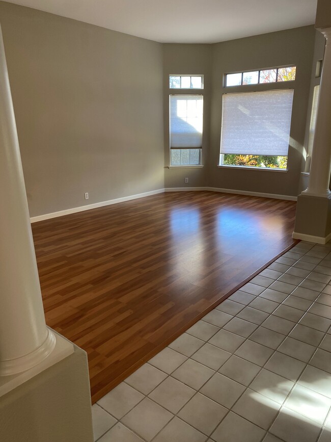 Photo - 1144 S Bluff Dr