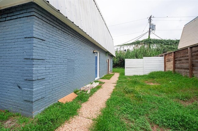 Photo - 2217 Mission Hill Dr