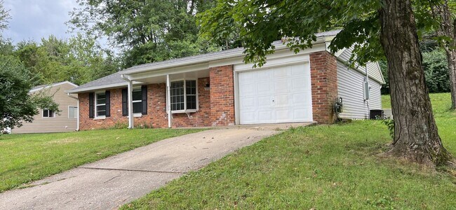 Photo - 3 BEDROOM RANCH HOME AVAIL JULY 2026. Mont...