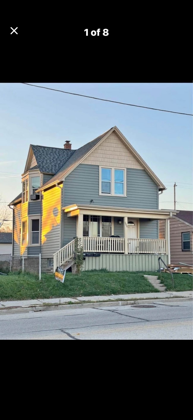 Photo - 2908 S Chicago Ave