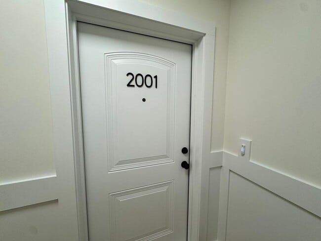 Photo - THE CROWN AT CORNESTONE Unit 2001