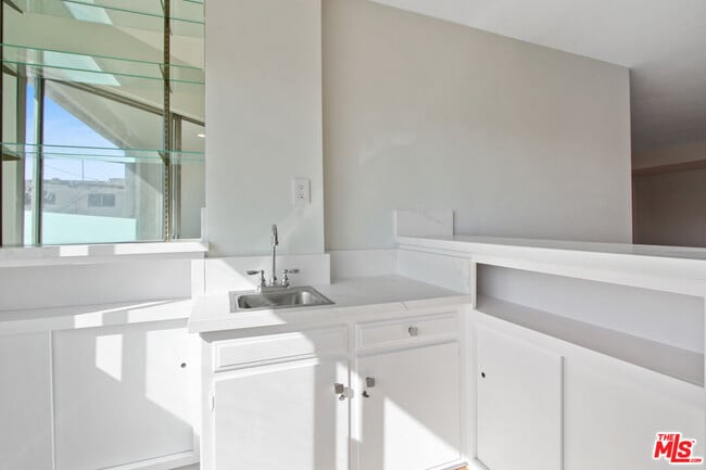 Photo - 339 N Oakhurst Dr Unit 404