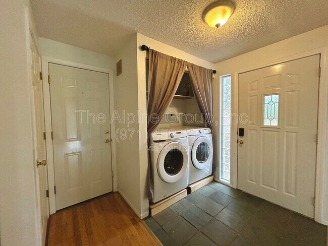 Photo - 4905 SW 152nd Ave