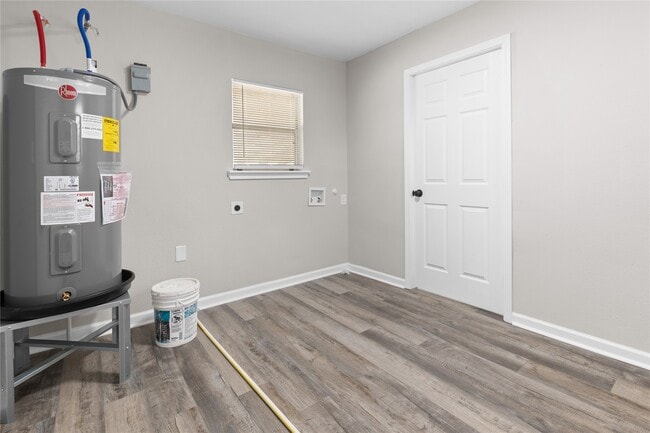 Photo - 804 Avenue I