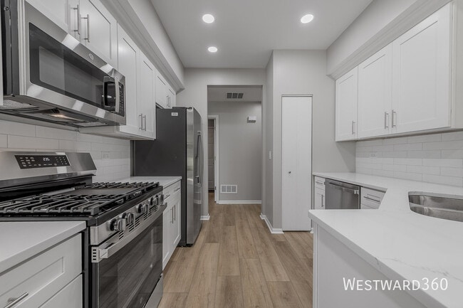 Building Photo - 24821 Gates Ct