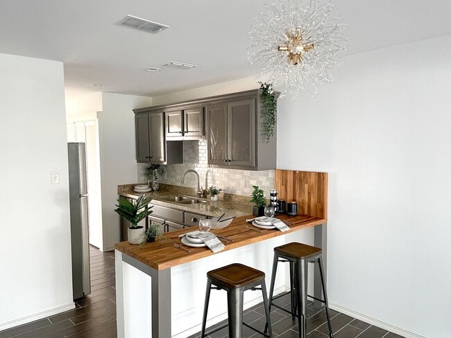 Photo - Centrally Located Apartment with Pool!!