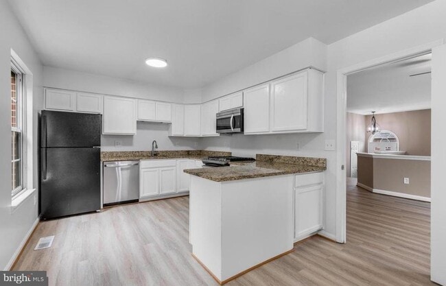 Photo - 46607 Carriage Ct