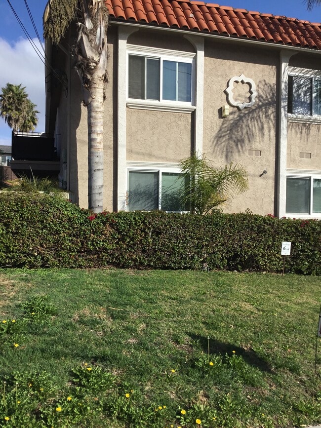 Building Photo - 2105 Speyer Ln Unit B