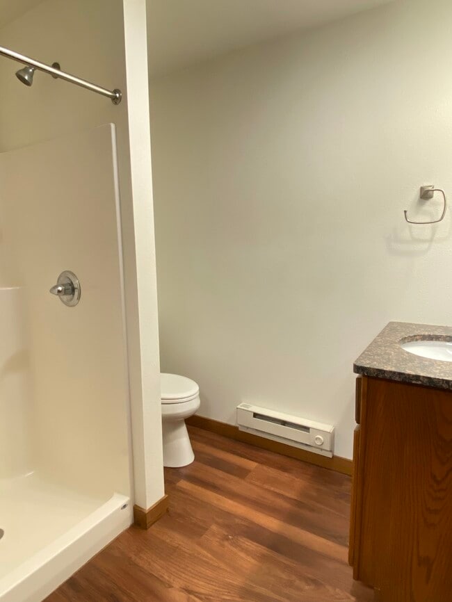 Photo - 303 S Commercial St