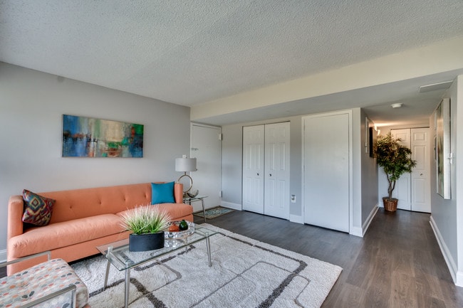 River Pointe Apartments