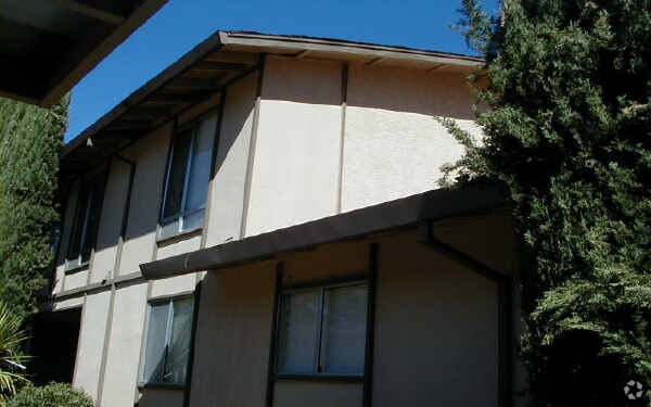 Oak Creek Gardens - Oak Creek Gardens