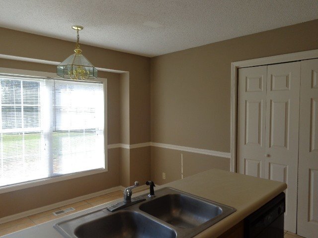 Photo - 345 Broadmore Dr