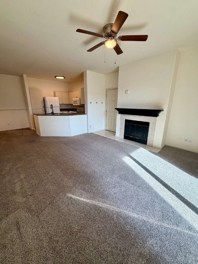 Photo - This 2 Bed/2 Bath Pinnacle at Highline Condo is Available Now!! Don't Miss out!! Unit #1124