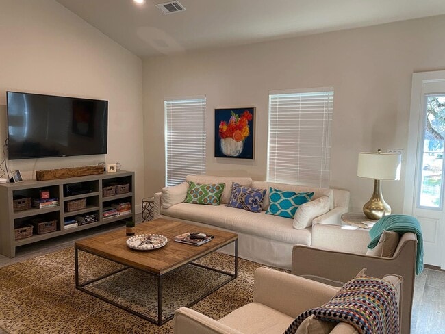 Photo - 315 Bluebird Cir