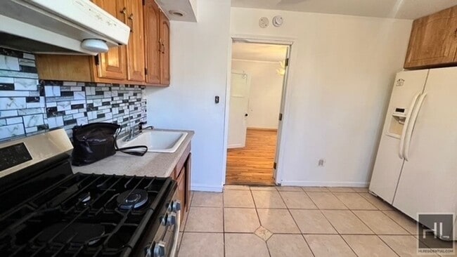 Photo - 687 EAST 46 STREET Unidad 1