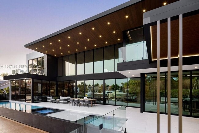 Photo - 1102 Washington St