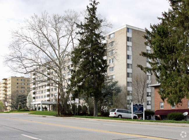 Photo - Park Towers East