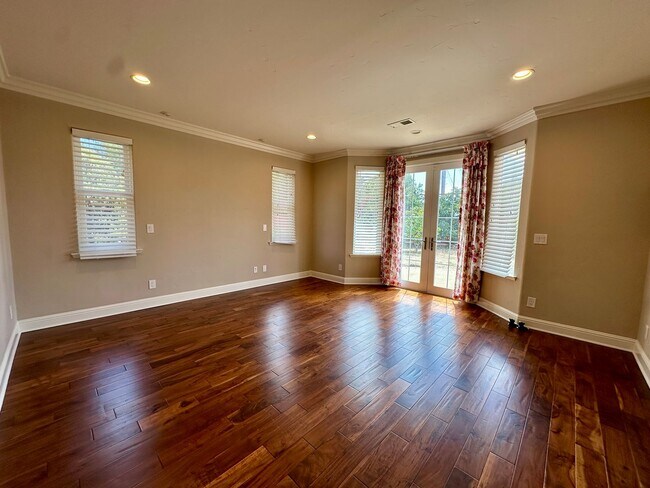 Photo - 565 Eden Ct
