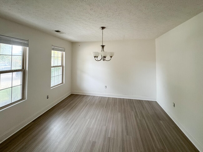 Photo - 2529 Moray Pl