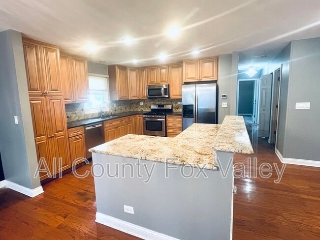 489 Ridgewood Ln