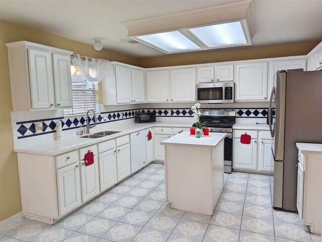 Photo - 18927 Hikers Trail Dr