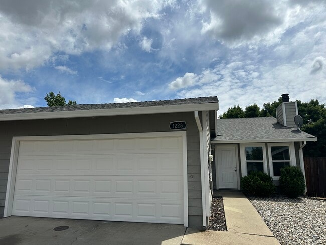 Building Photo - 1228 Payne Ct