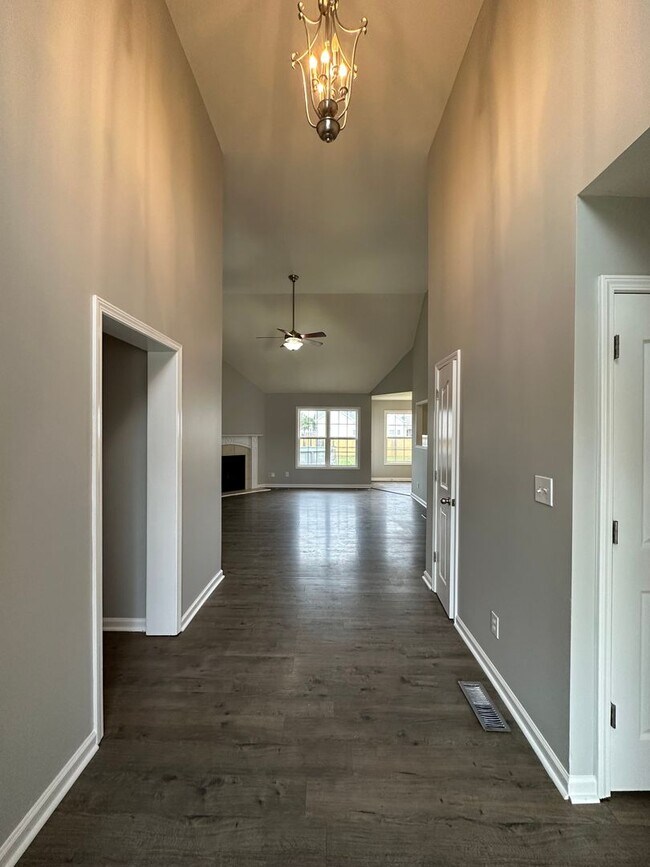 Photo - 3 Bedroom Home For Rent with Bonus Room!