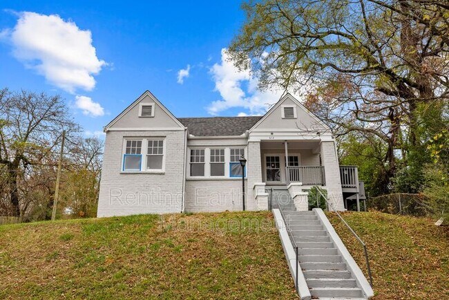 Photo - 612 12th St W