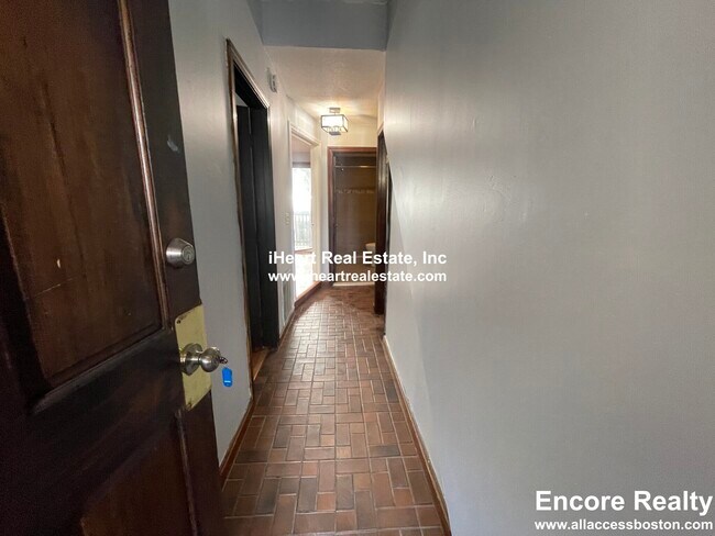 Photo - 474 E 7th St Unit 1