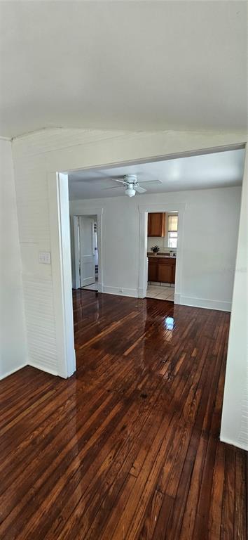 Photo - 708 Grove St N