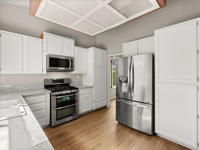 5911 Rio Valle Dr