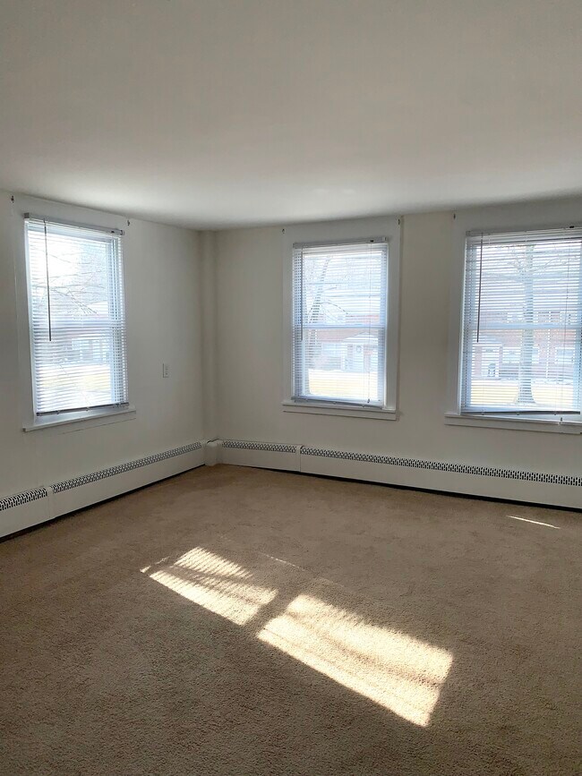 1490 Farmington Ave Apartments Farmington, CT