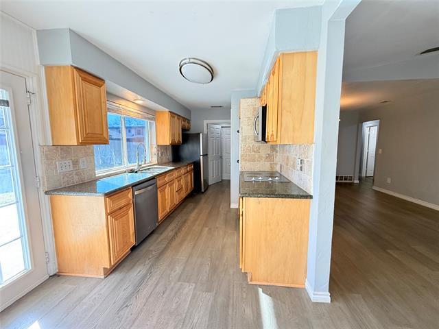 Photo - 2104 Poppy Ln