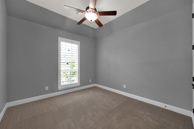 Photo - 42 Caprice Bend Pl