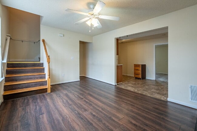 Photo - 43 Middlebrook Dr