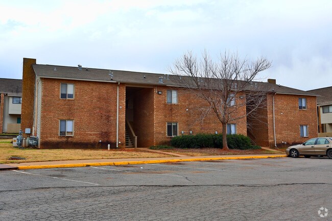 Photo - Garland Square of Stroud