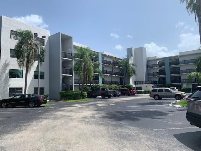 Building Photo - 1021 Mockingbird Ln Unit 217