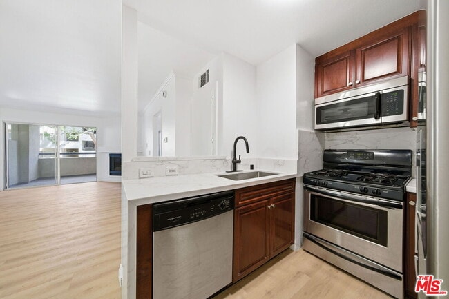 Photo - 5530 Owensmouth Ave Unit 133