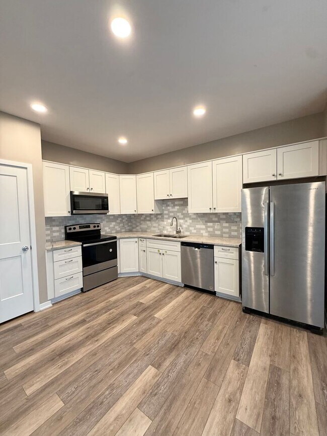 Photo - Spacious Three Bedroom!