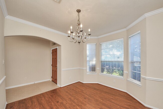 Photo - 822 Glen Abbey Dr