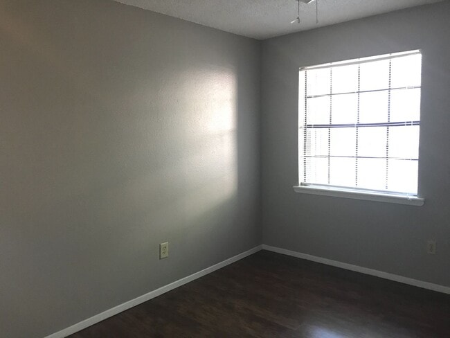 Photo - 3/2 Fenced yard PET FRIENDLY PTISD